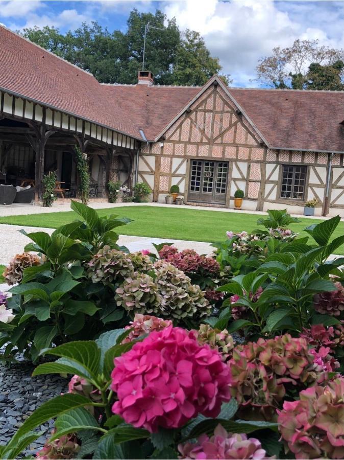 Bed and Breakfast Le pigeonnier de la Farge à Chaumont-sur-Tharonne Extérieur photo