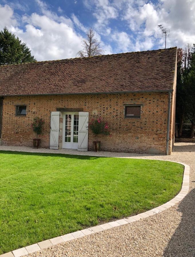 Bed and Breakfast Le pigeonnier de la Farge à Chaumont-sur-Tharonne Extérieur photo