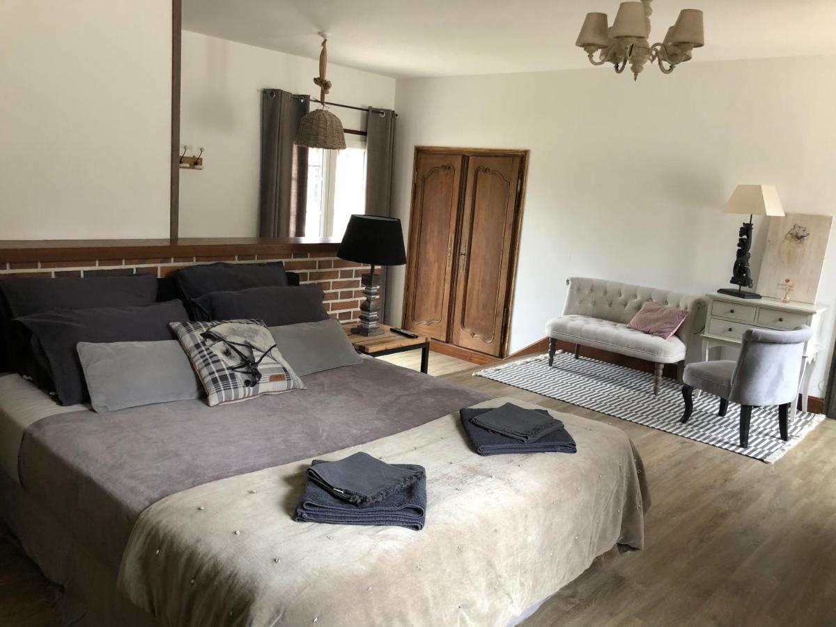 Bed and Breakfast Le pigeonnier de la Farge à Chaumont-sur-Tharonne Extérieur photo