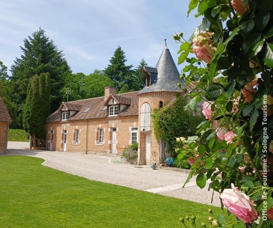Bed and Breakfast Le pigeonnier de la Farge à Chaumont-sur-Tharonne Extérieur photo